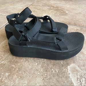 TEVA Flatform Universal Sandal Black Size 8
